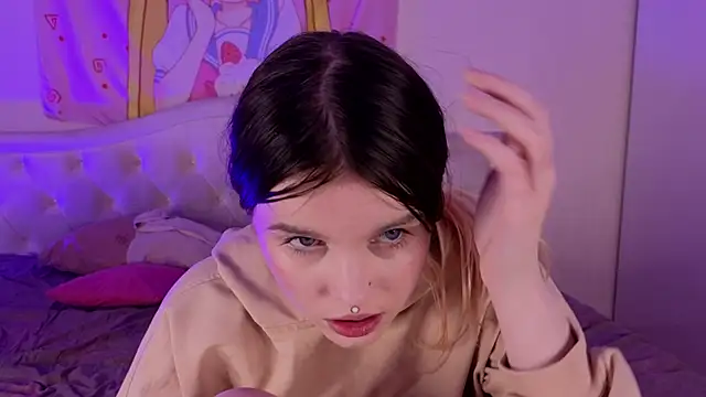 HanaMitsuri online show from September 26, 2025, 7:43 pm