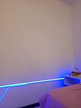 VictoriaEvaans  online show from November 17, 2025, 10:03 pm