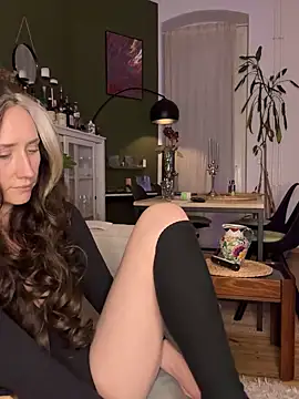 Snapshot of TheSexWitch chatting on February 22, 2025, 5:24 pm TheSexWitch online show from February 22, 2025, 5:24 pm