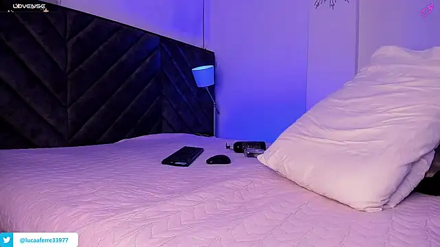 Snapshot of Luca_ferrer_ chatting on February 10, 2025, 8:31 am Luca ferrer  online show from February 10, 2025, 8:31 am