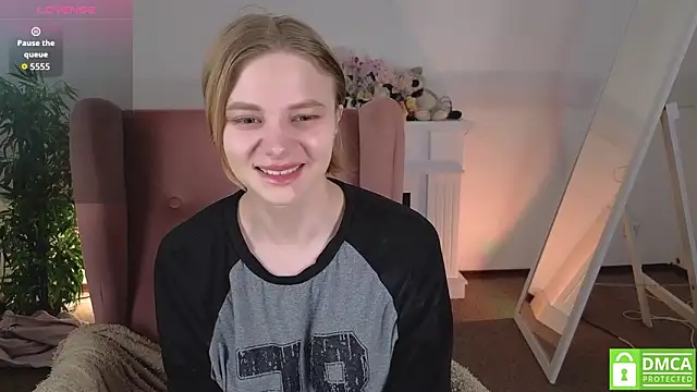 Snapshot of MirraBellanta chatting on May 20, 2026, 12:18 am MirraBellanta online show from May 20, 2026, 12:18 am