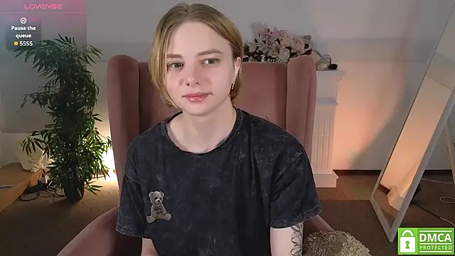 Snapshot of MirraBellanta chatting on May 27, 2026, 12:53 am MirraBellanta online show from May 27, 2026, 12:53 am