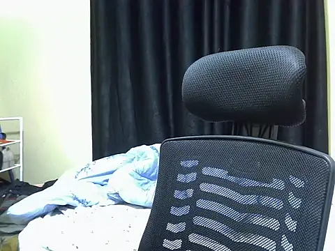 Snapshot of Horny-slut_ chatting on October 8, 2025, 2:13 am Horny-slut  online show from October 8, 2025, 2:13 am