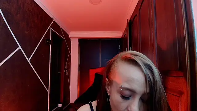 NatashaMason  online show from February 25, 2025, 11:43 am