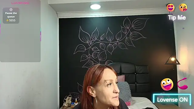 NatashaMason  online show from October 18, 2025, 11:56 am