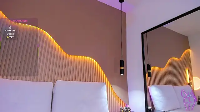 RenataJhonson  online show from March 11, 2026, 6:29 am