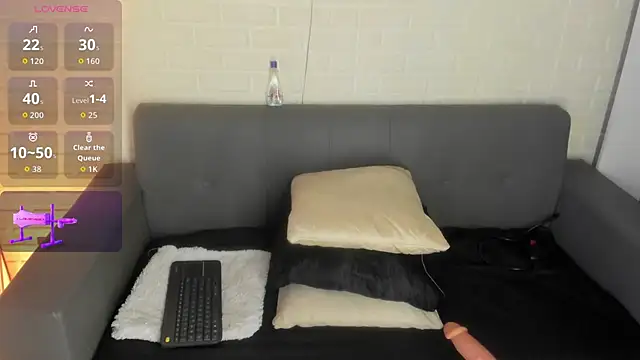 Snapshot of karina_gomez_18 chatting on October 2, 2025, 11:24 am karina gomez 18 online show from October 2, 2025, 11:24 am