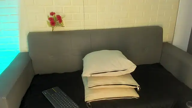 Snapshot of karina_gomez_18 chatting on September 23, 2025, 11:28 am karina gomez 18 online show from September 23, 2025, 11:28 am