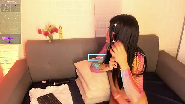 karina gomez 18 online show from November 18, 2025, 11:57 am