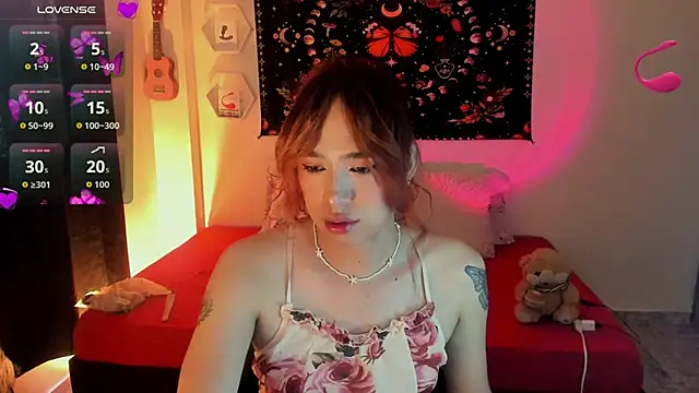 sophieMarshall01 online show from September 15, 2025, 5:13 pm