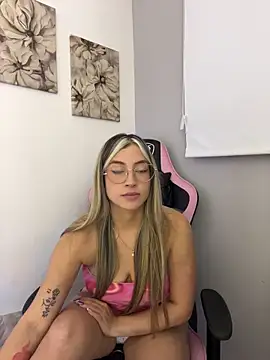 Issabela G1 online show from April 7, 2026, 2:02 am