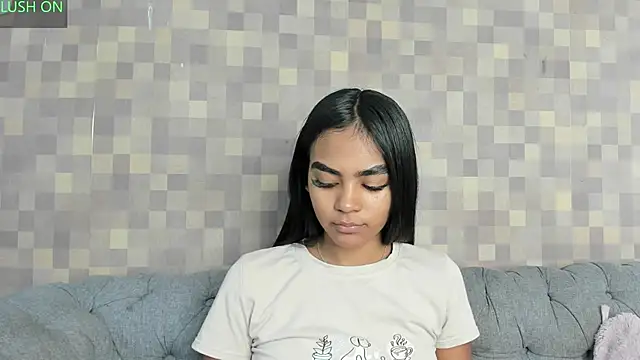 Snapshot of julieta_aguilar1 chatting on September 23, 2025, 7:43 pm julieta aguilar1 online show from September 23, 2025, 7:43 pm