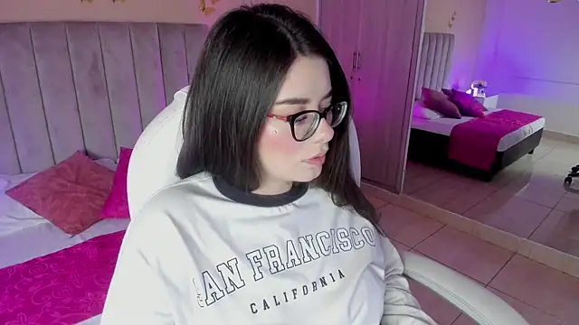 Snapshot of Charlotte_Olsen_ chatting on September 22, 2025, 7:42 pm Charlotte Olsen online show from September 22, 2025, 7:42 pm