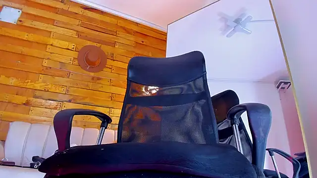 dubois men online show from October 7, 2025, 8:21 pm