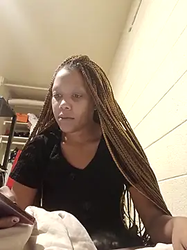 Snapshot of TickleMeKink chatting on October 17, 2025, 5:44 am TickleMeKink online show from October 17, 2025, 5:44 am