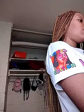 Snapshot of TickleMeKink chatting on October 8, 2025, 7:32 am TickleMeKink online show from October 8, 2025, 7:32 am