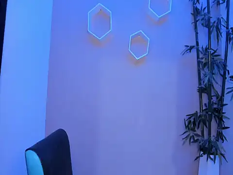 ASIAM BRUNET online show from February 9, 2026, 5:11 pm