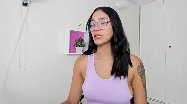 ASIAM BRUNET online show from December 3, 2024, 1:17 pm