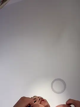 Aryrosee online show from November 19, 2025, 11:38 pm