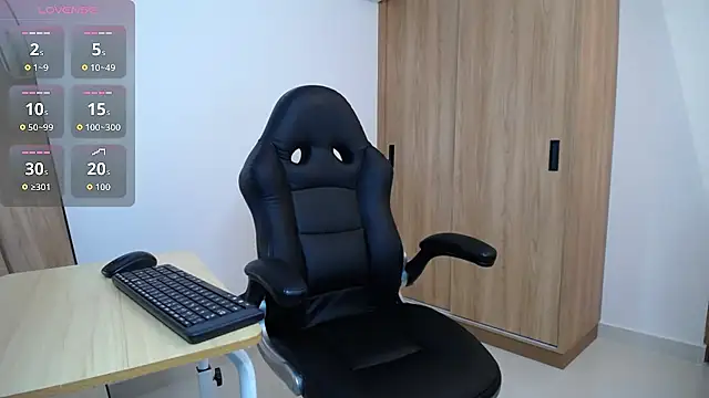 Snapshot of karoll_marquez chatting on October 10, 2025, 9:59 pm karoll marquez online show from October 10, 2025, 9:59 pm