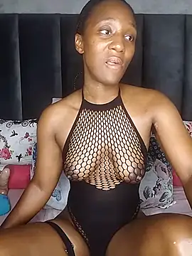 Lucy Blacksilk online show from February 2, 2026, 10:20 pm