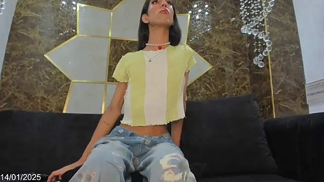 Eva Coluccy online show from January 14, 2025, 1:17 pm