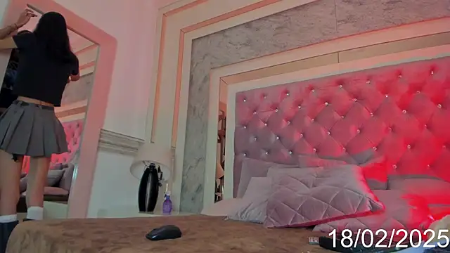 Eva Coluccy online show from February 22, 2025, 4:51 pm