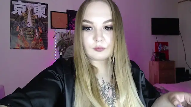 Snapshot of Greeenfriends6969 chatting on November 9, 2025, 8:35 pm Greeenfriends6969 online show from November 9, 2025, 8:35 pm