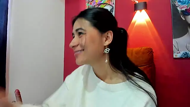 ChloeTurner  online show from February 26, 2025, 12:49 pm