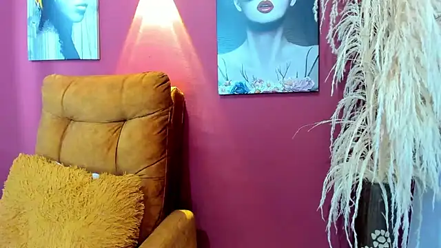 ChloeTurner  online show from February 25, 2025, 4:04 pm