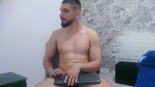 Snapshot of Aaron_kwok28 chatting on September 18, 2025, 10:13 pm Aaron kwok28 online show from September 18, 2025, 10:13 pm