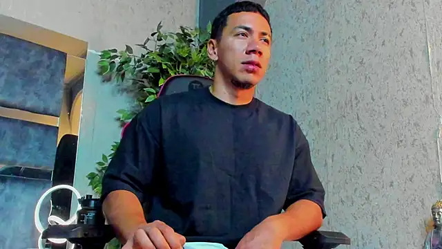 Snapshot of marc_ginale chatting on November 4, 2025, 12:31 pm marc ginale online show from November 4, 2025, 12:31 pm