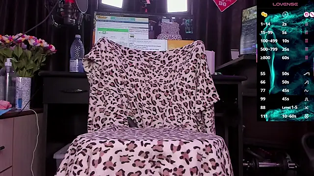 Snapshot of Raissa_sky26 chatting on October 31, 2025, 3:47 am Raissa sky26 online show from October 31, 2025, 3:47 am