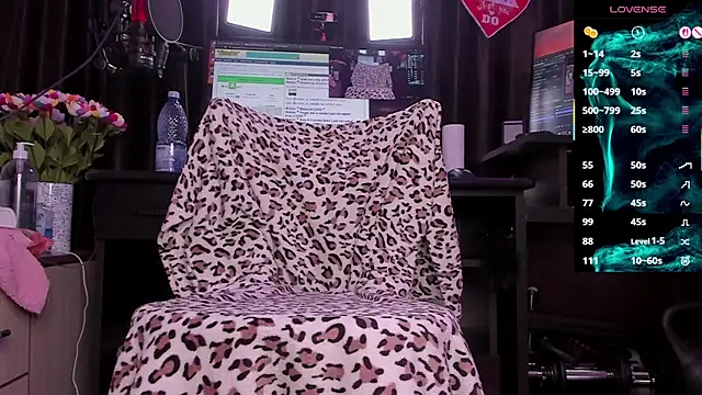 Snapshot of Raissa_sky26 chatting on October 20, 2025, 2:35 am Raissa sky26 online show from October 20, 2025, 2:35 am