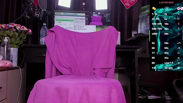 Snapshot of Raissa_sky26 chatting on October 18, 2025, 2:35 am Raissa sky26 online show from October 18, 2025, 2:35 am