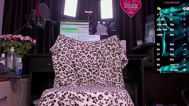 Snapshot of Raissa_sky26 chatting on September 21, 2025, 2:39 am Raissa sky26 online show from September 21, 2025, 2:39 am