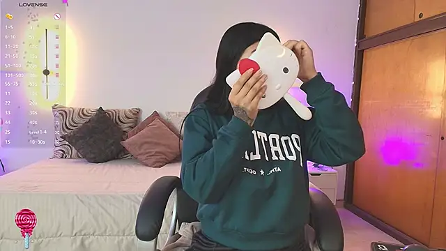 Snapshot of _gaby2 chatting on October 9, 2025, 12:28 pm  gaby2 online show from October 9, 2025, 12:28 pm