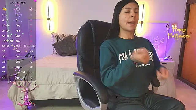 Snapshot of _gaby2 chatting on October 18, 2025, 11:34 am  gaby2 online show from October 18, 2025, 11:34 am