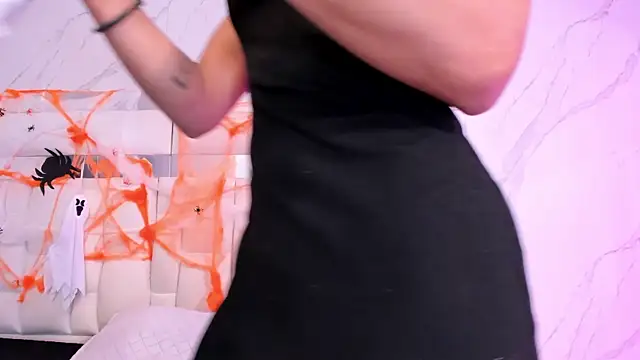 Snapshot of BritneyCollins chatting on October 10, 2025, 11:55 am BritneyCollins online show from October 10, 2025, 11:55 am