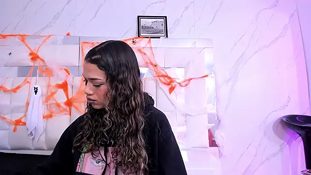 Snapshot of BritneyCollins chatting on October 16, 2025, 11:40 am BritneyCollins online show from October 16, 2025, 11:40 am