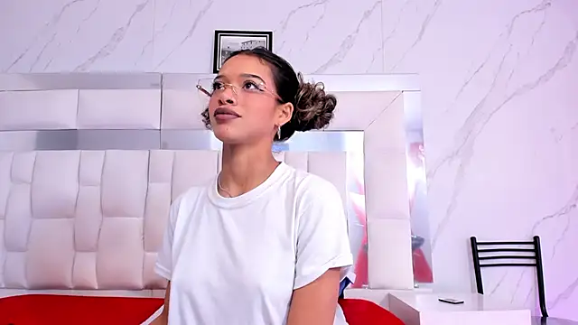 Snapshot of BritneyCollins chatting on October 2, 2025, 11:46 am BritneyCollins online show from October 2, 2025, 11:46 am