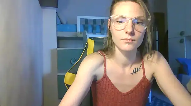 Snapshot of Feli_blue chatting on December 3, 2024, 12:23 pm Feli blue online show from December 3, 2024, 12:23 pm