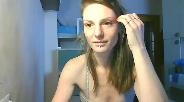 Snapshot of Feli_blue chatting on December 6, 2024, 11:27 am Feli blue online show from December 6, 2024, 11:27 am
