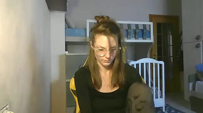 Snapshot of Feli_blue chatting on December 4, 2024, 12:08 pm Feli blue online show from December 4, 2024, 12:08 pm