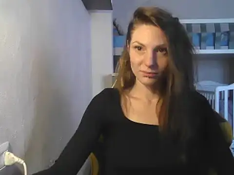Snapshot of Feli_blue chatting on February 6, 2025, 12:04 pm Feli blue online show from February 6, 2025, 12:04 pm