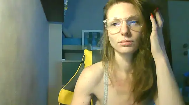 Snapshot of Feli_blue chatting on December 6, 2024, 8:21 am Feli blue online show from December 6, 2024, 8:21 am