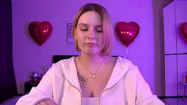 DianeMills online show from February 26, 2025, 7:10 pm