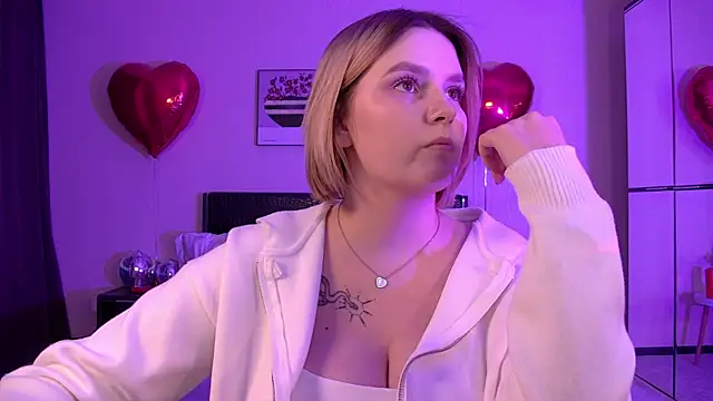 DianeMills online show from February 26, 2025, 10:15 pm
