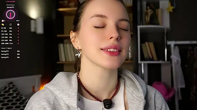 Snapshot of DarylBarks chatting on October 17, 2025, 11:17 pm DarylBarks online show from October 17, 2025, 11:17 pm