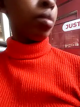 sexypetitexdoll23 online show from March 19, 2025, 5:30 am